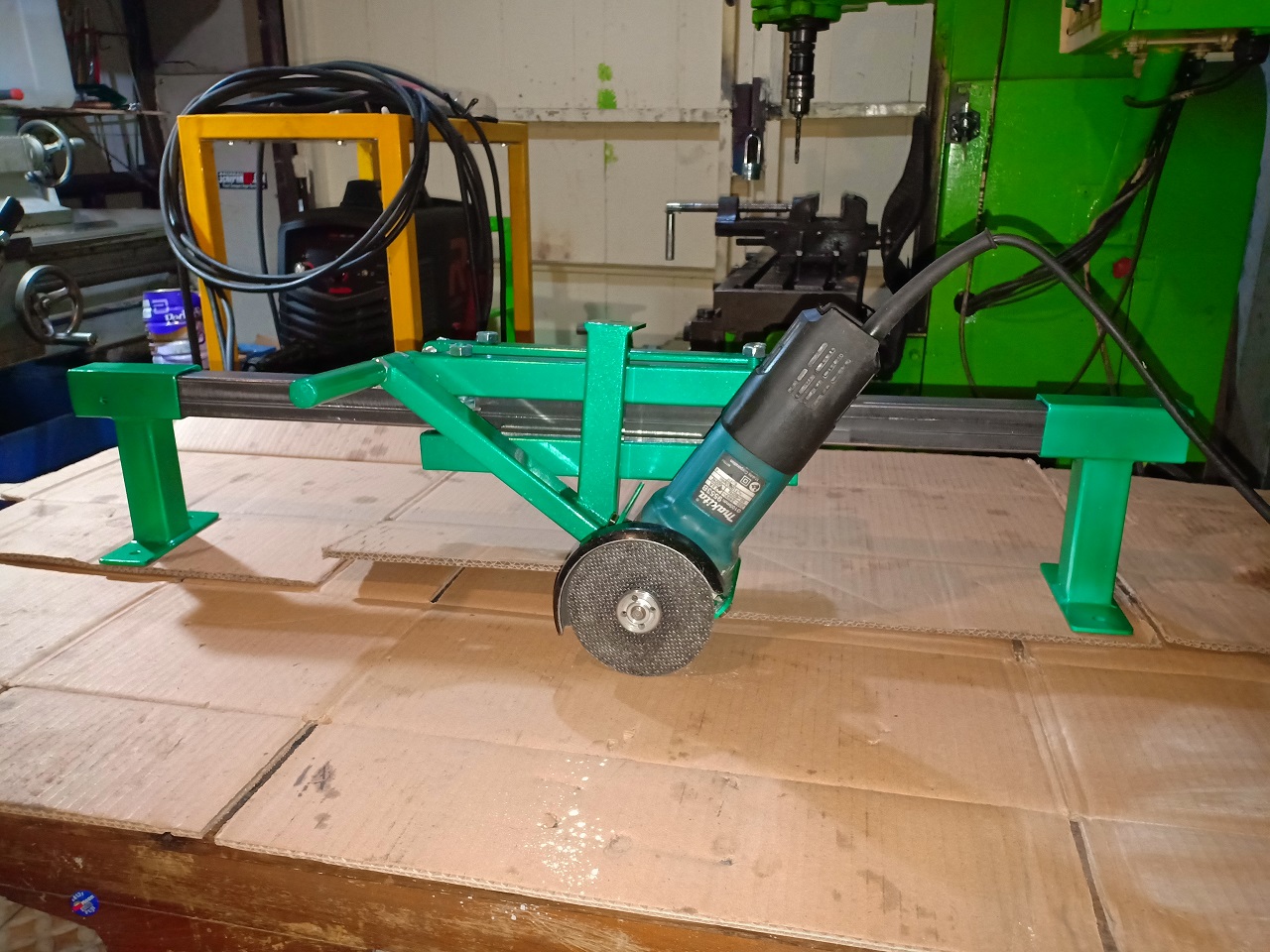 Gerinda Tangan Stand Eretan untuk Memotong Plat Lurus