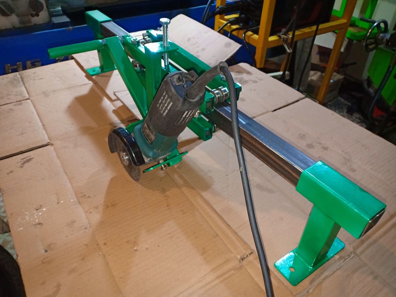 Gerinda Tangan Stand Eretan untuk Memotong Plat Lurus