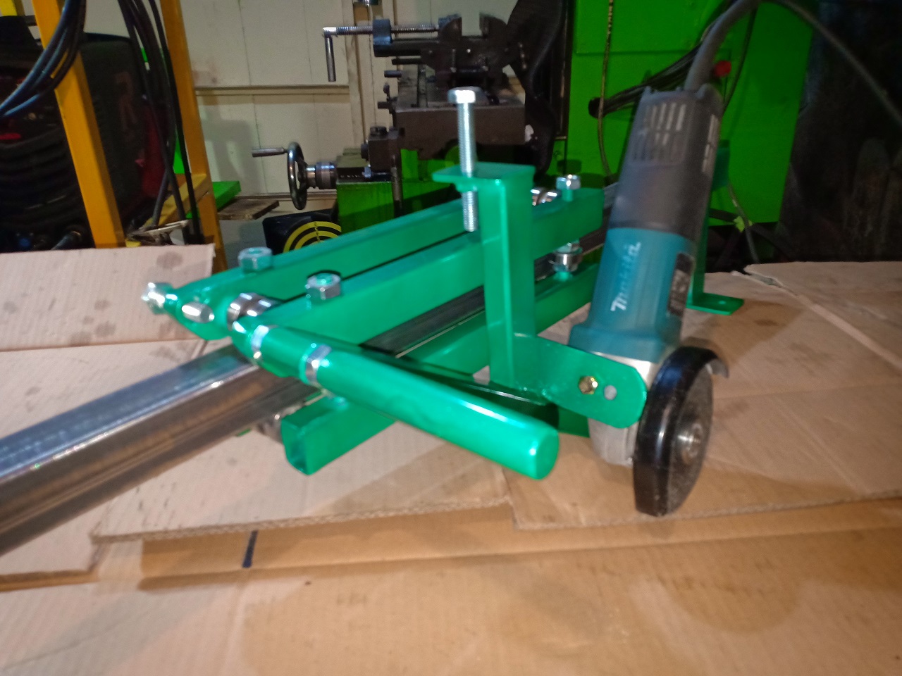 Gerinda Tangan Stand Eretan untuk Memotong Plat Lurus