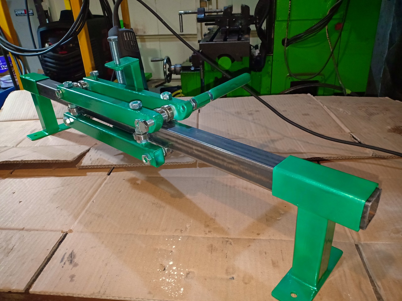 Gerinda Tangan Stand Eretan untuk Memotong Plat Lurus