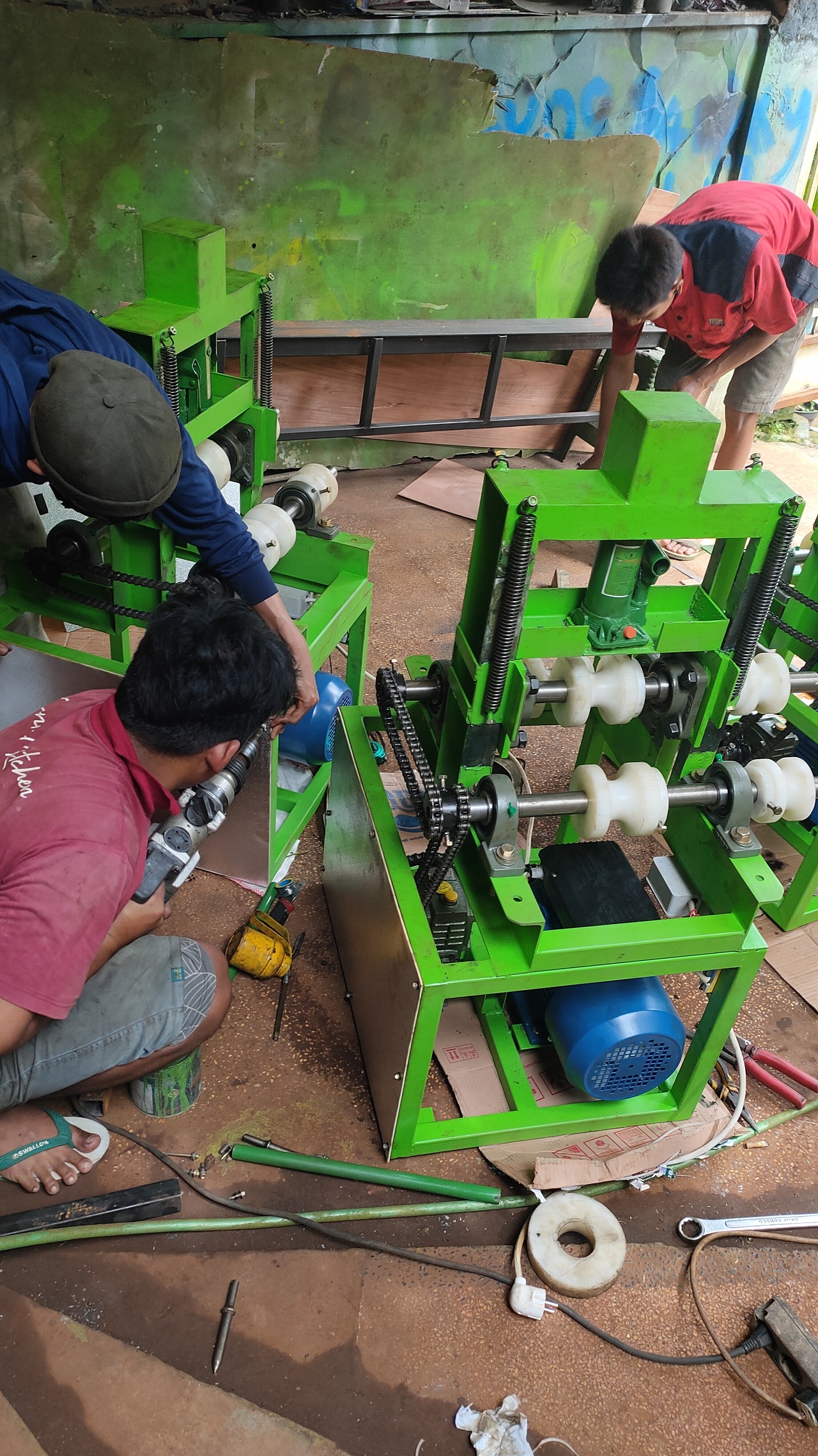 Mesin Roll Pipa untuk Membuat Kanopi