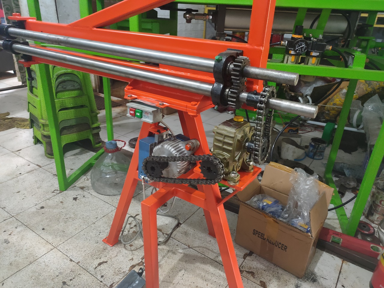 Beadroller adalah Mesin untuk Membuat Lantai Mobil dan Profile Plat