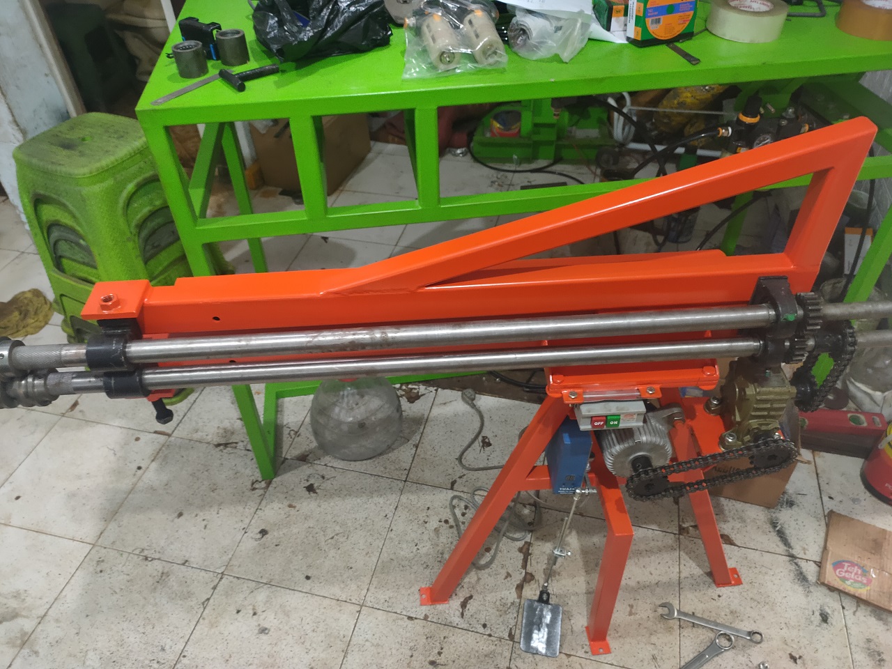 Beadroller adalah Mesin untuk Membuat Lantai Mobil dan Profile Plat