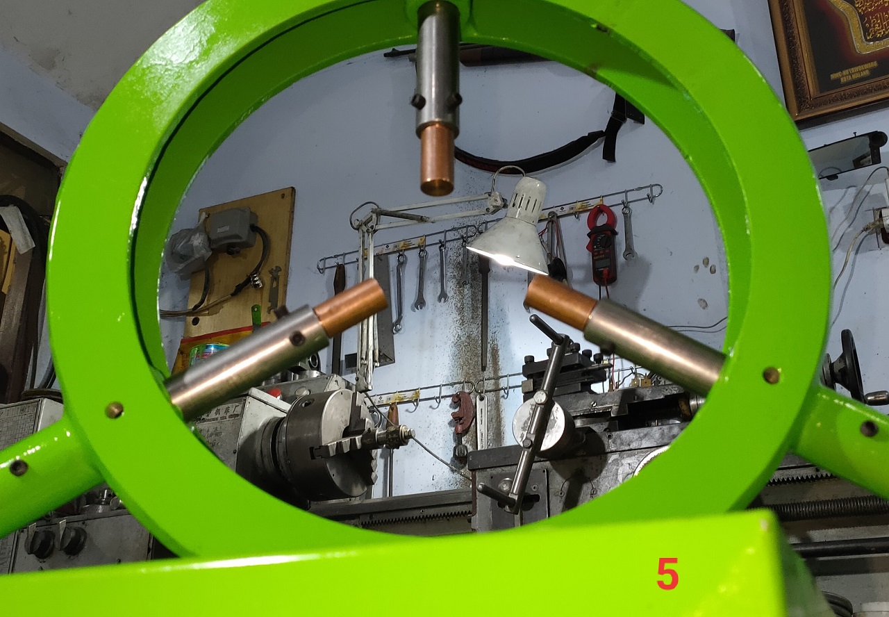 Steady Rest Brill Mesin Bubut untuk Dudukan Pipa atau Besi As pada Mesin Bubut