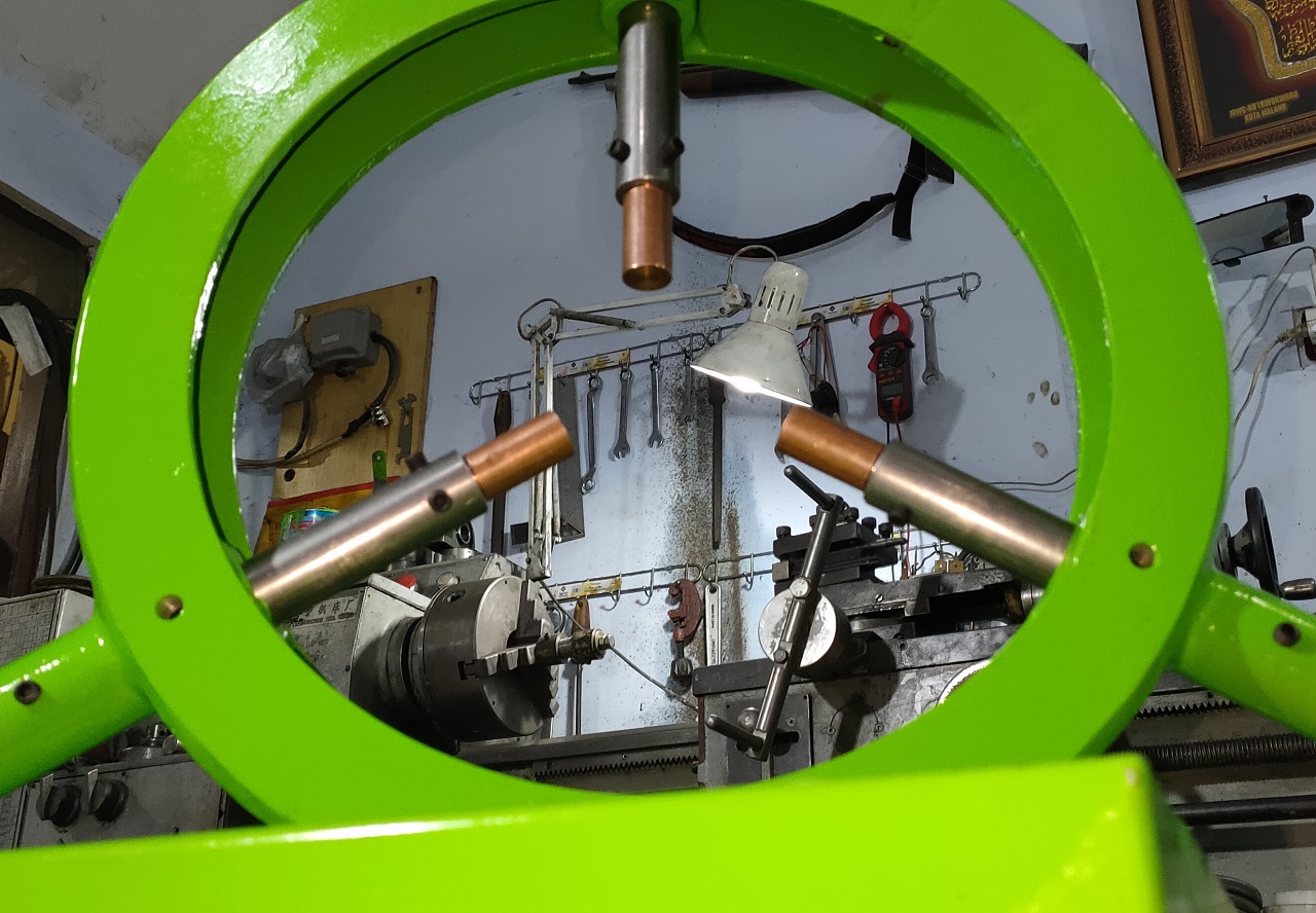 Steady Rest Brill Mesin Bubut untuk Dudukan Pipa atau Besi As pada Mesin Bubut